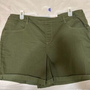 Time and Tru Khaki Women's Bermudas
